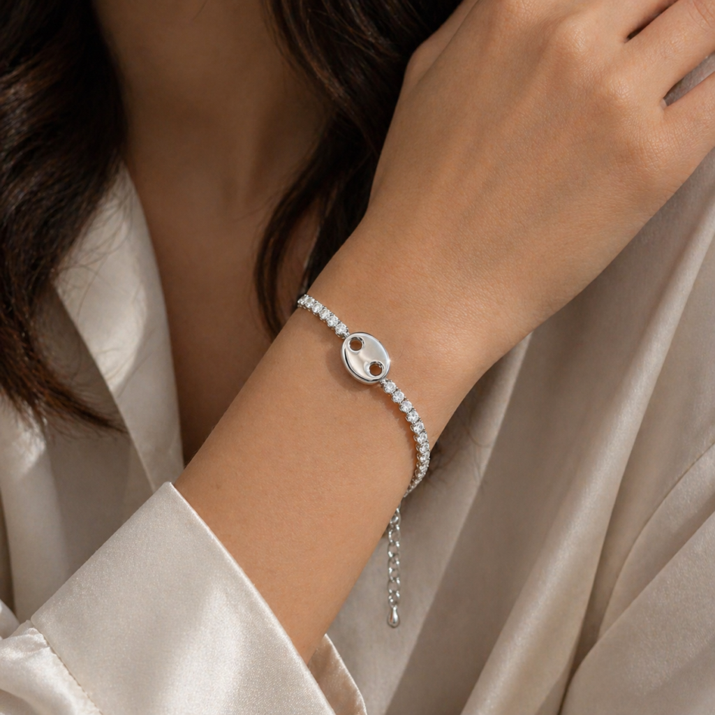 Silver Diamond-encrusted Pig Nose Bracelet Main