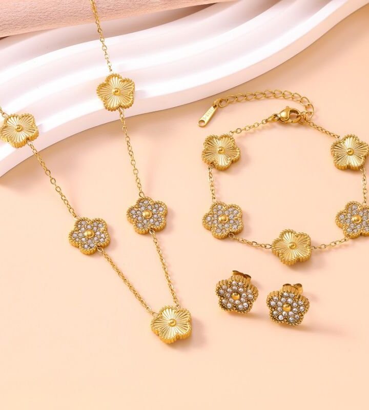 Five-flower 3 piece Rhinestone Flower Necklace + Bracelet + Earring Set