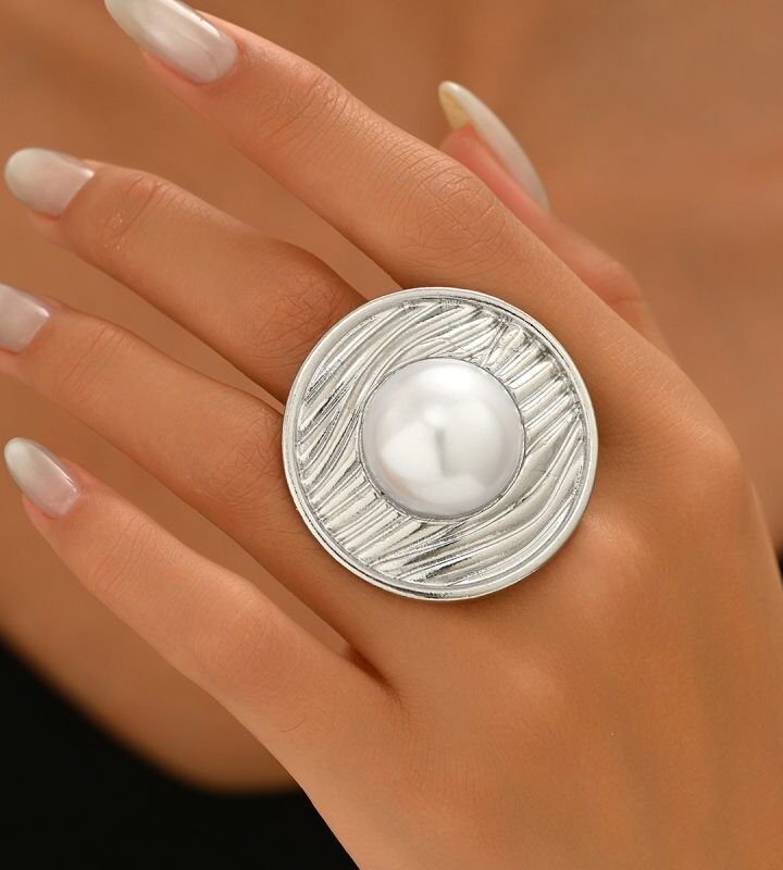 Silver European Style Geometric Round Pearl-encrusted Rings